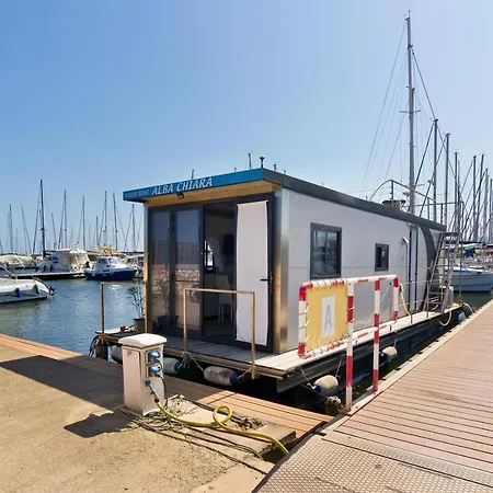 דירה Alba Chiara House Boat קליארי
