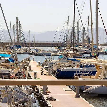 Alba Chiara House Boat קליארי