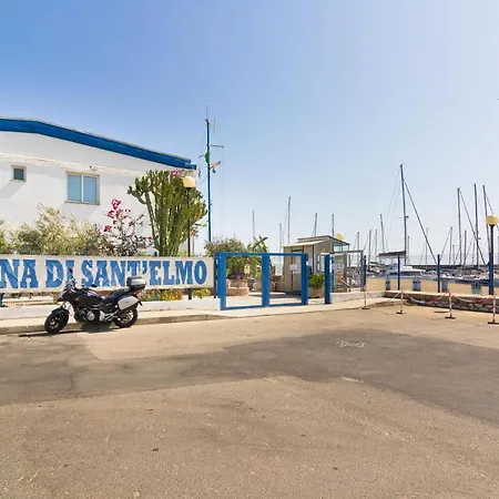 Alba Chiara House Boat דירה קליארי